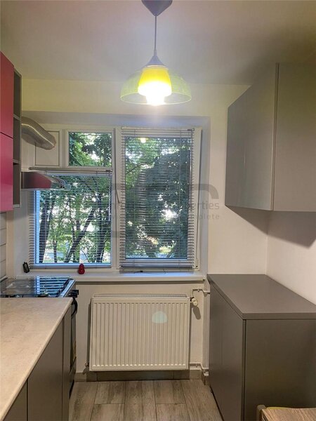 Drumul Taberei, Romancierilor, apartament 2 camere, metrou, mobilat, utilat.